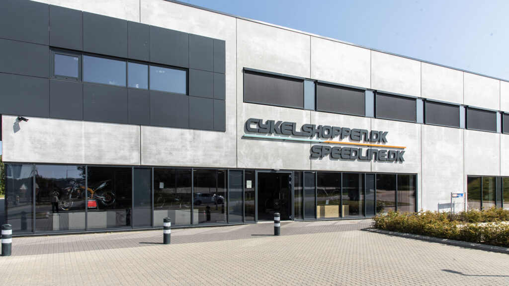 Außenansicht des Cykelshoppen.dk und Speedline.dk Geschäftsgebäudes in Skanderborg.