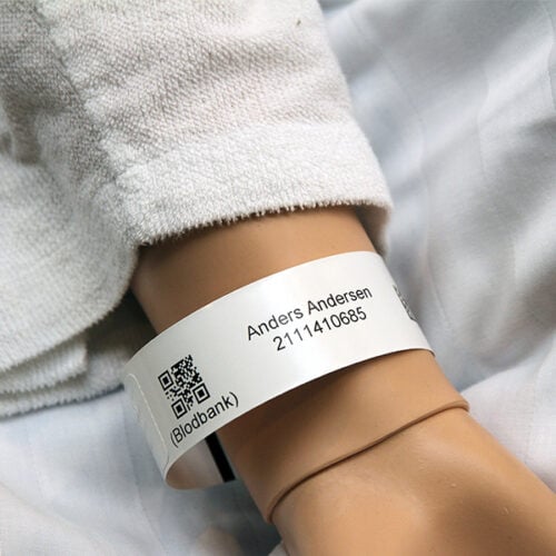 Delfi Technologies leverer løsninger til din forretnings identifikationsproces med armbåndsprint, stregkoder og datafangst. Uanset om det er til patienter, festivalgæster eller adgangsarmbånd til dit arrangement, har vi alt, hvad du behøver – lige fra armbånd og armbåndsprintere til specialiseret software, der lader dig håndtere opsætning og design af armbånd.