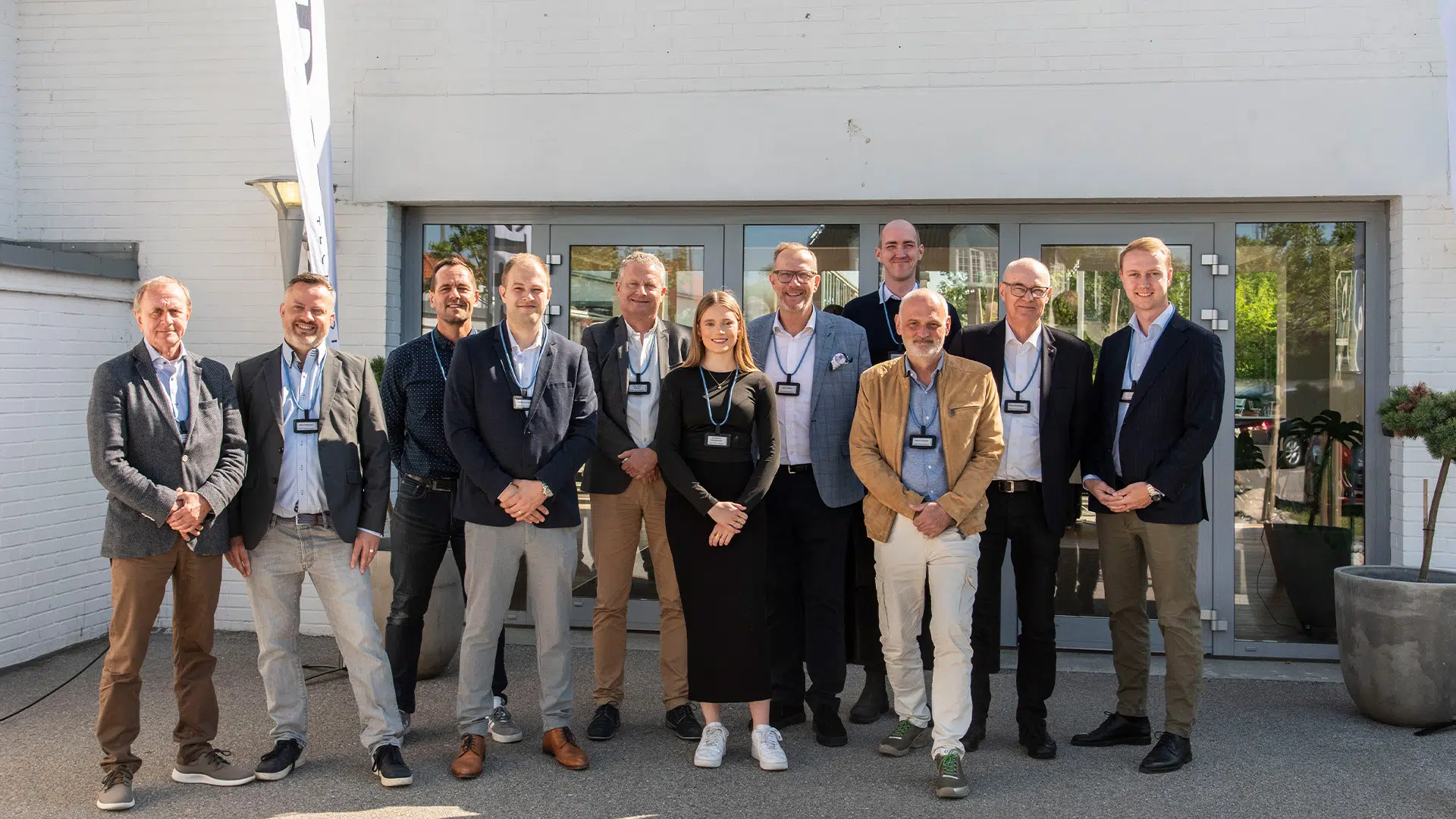 Delfi summit 2025 fandt sted torsdag den 15. Maj på comwell køge strand. Dagen bød på en spændende eftermiddag og aften fyldt med inspiration, teknologi og strategi samt inspirerende indlæg fra charlottenlund apotek, alma madmarked og thomas grane.