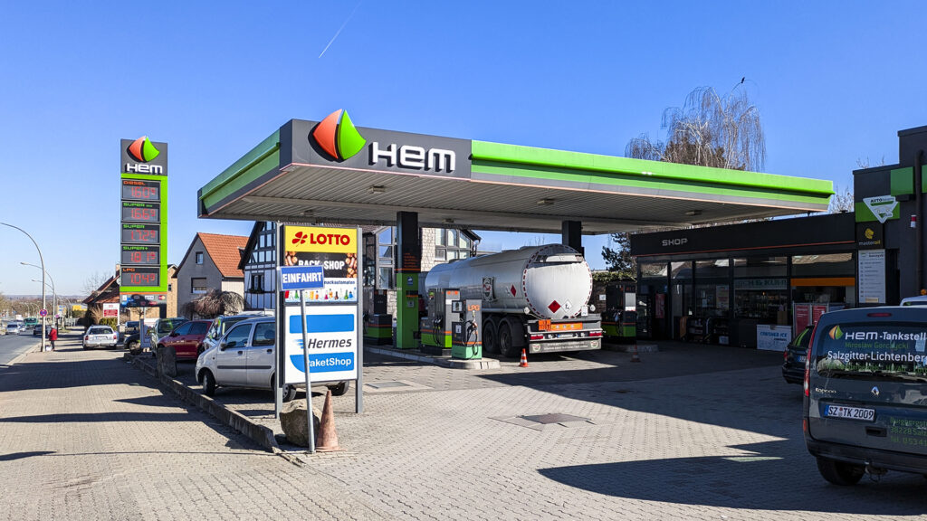 Hem-tankstation i salzgitter lichtenberg moderniserer butik med elektroniske hyldeforkanter (esl) fra delfi.