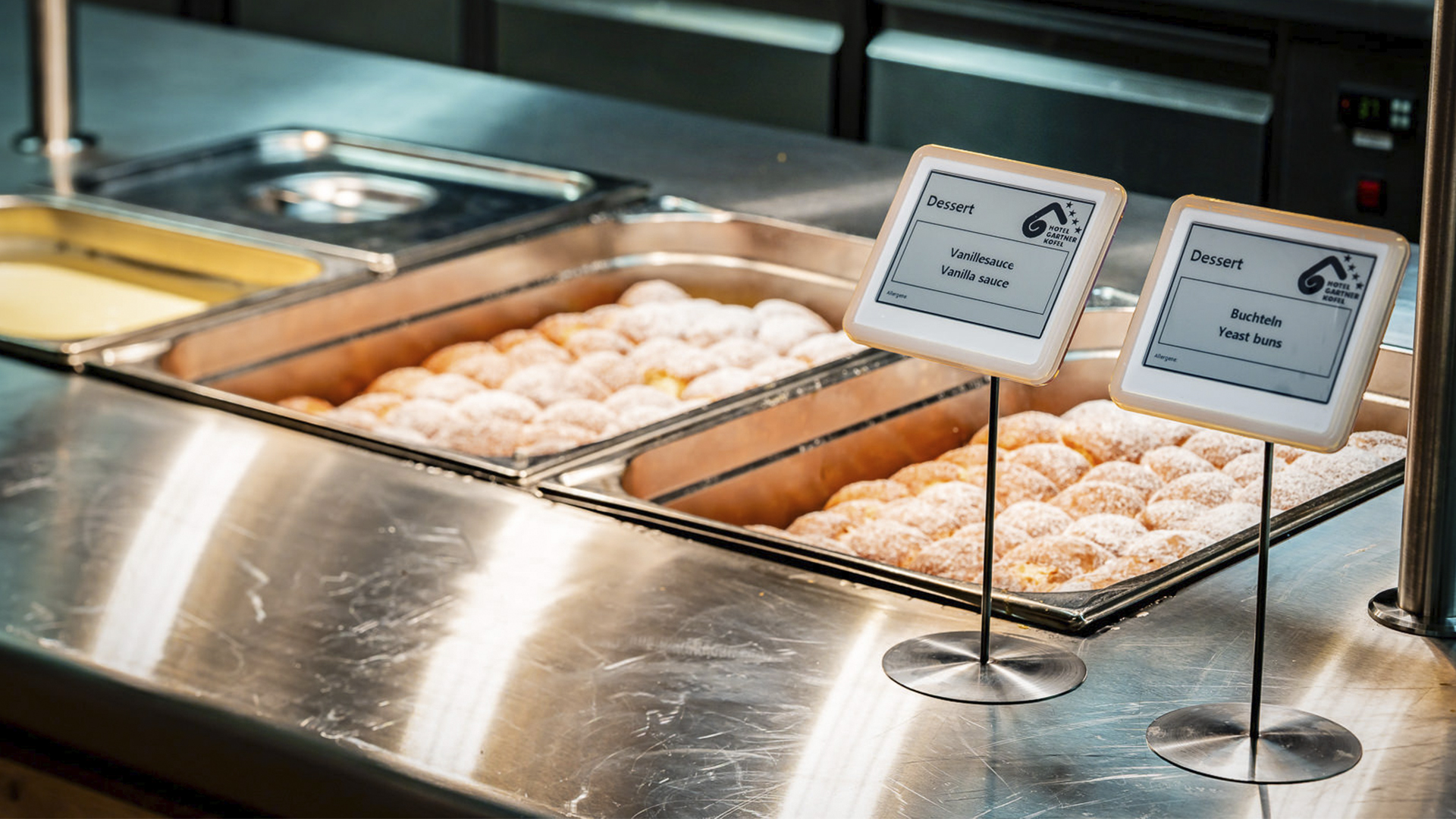 Hotel gartnerkofel: digital buffet signage for a down-to-earth, modern holiday experience