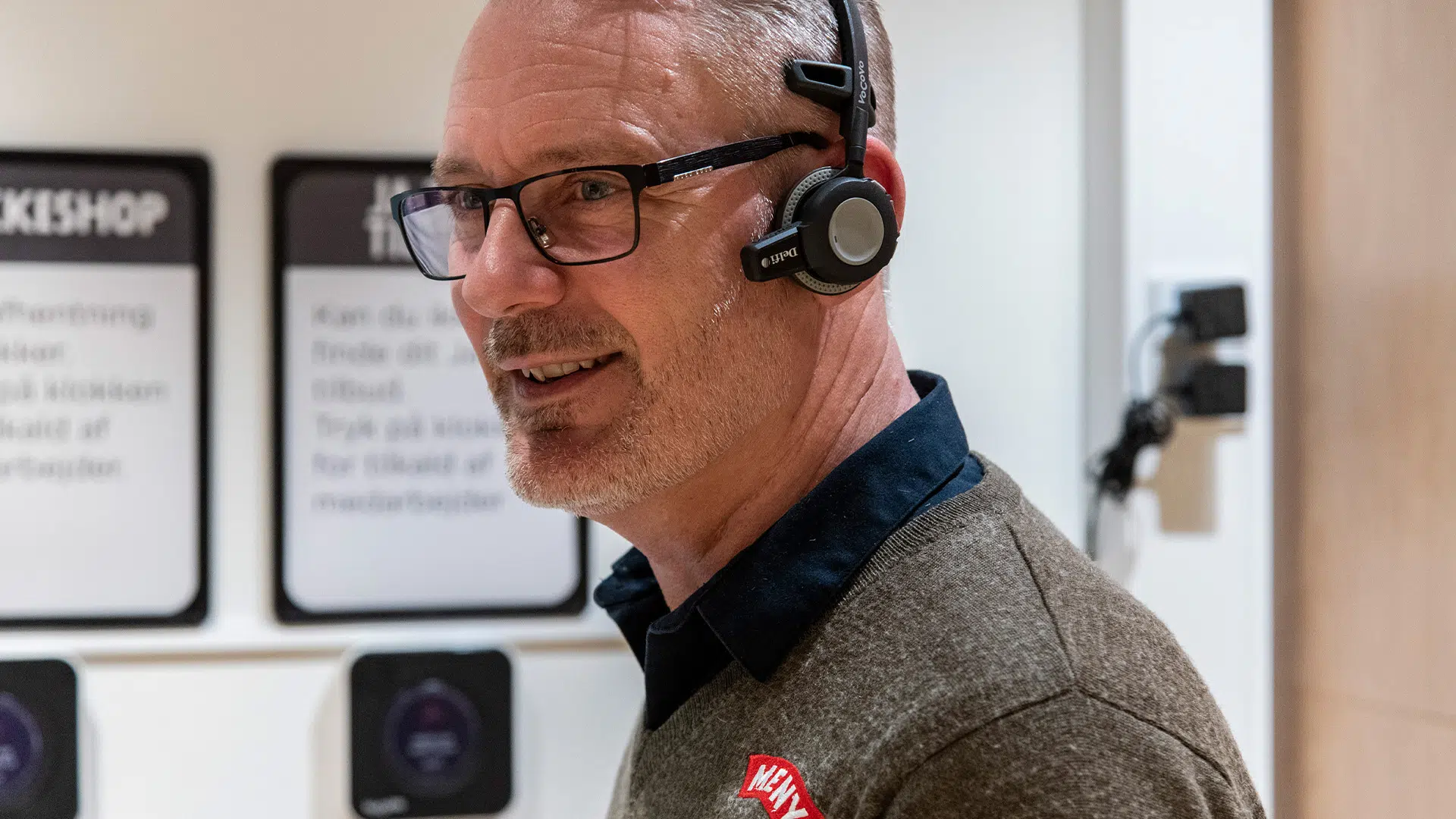 In meny haslev, they’ve removed the noise — and turned up the speed and overview. With wireless headsets and intelligent call buttons from delfi technologies, communication has become instant, invisible, and far more efficient.
