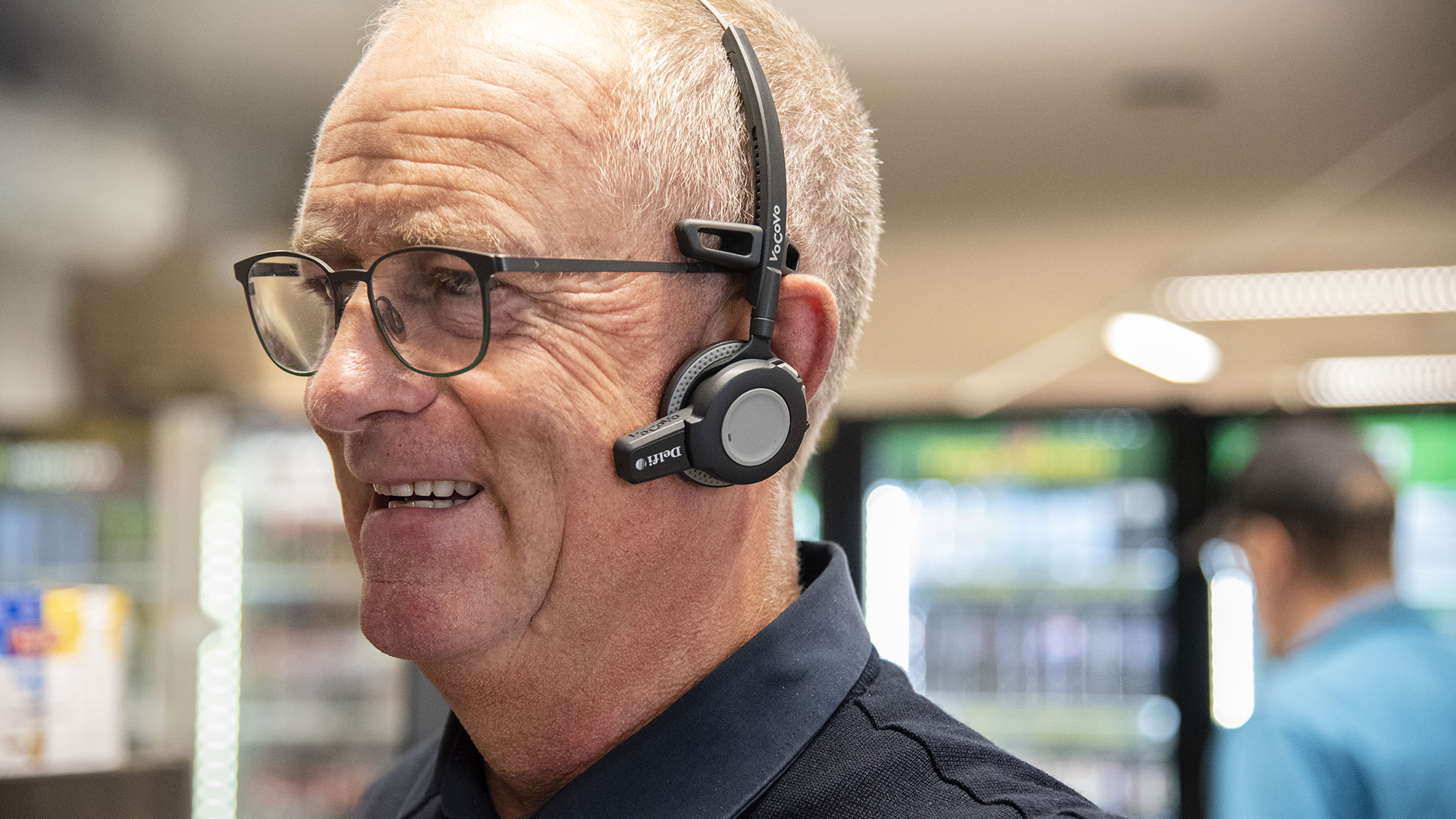 At spar ø. Brønderslev, jan jæger and his daughter, maria, run the store together. With a small, permanent team, they initially weren’t sure how much they would really get out of a solution with wireless headsets. Today, they have no doubts. Kvik kald has made communication faster, reduced unnecessary running around, and made it easier to help both customers and colleagues.